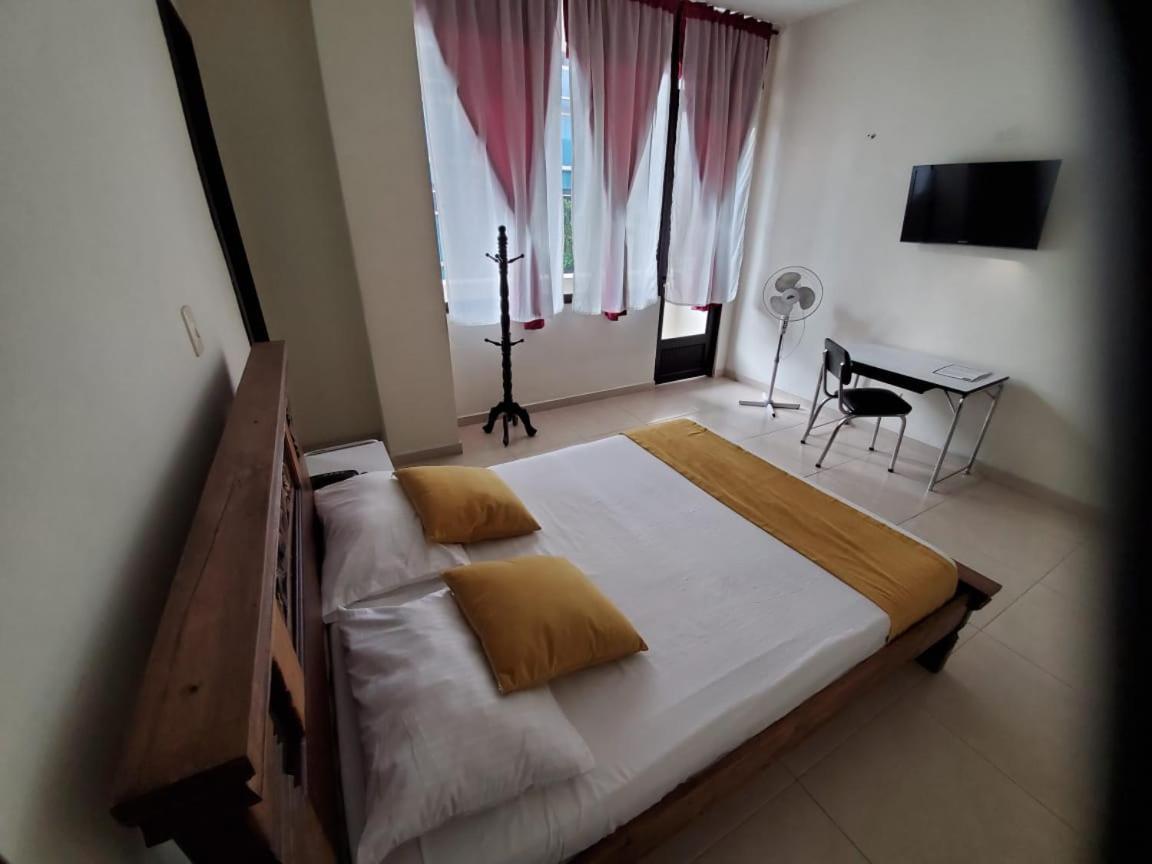 Hotel Cataluna 페레이라 외부 사진